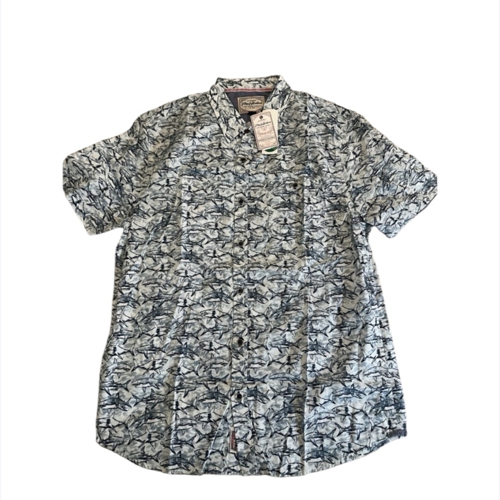 Flag &‎ Anthem Shark Print Shirt Summer Short Sleeve Size M  Button Front Fish